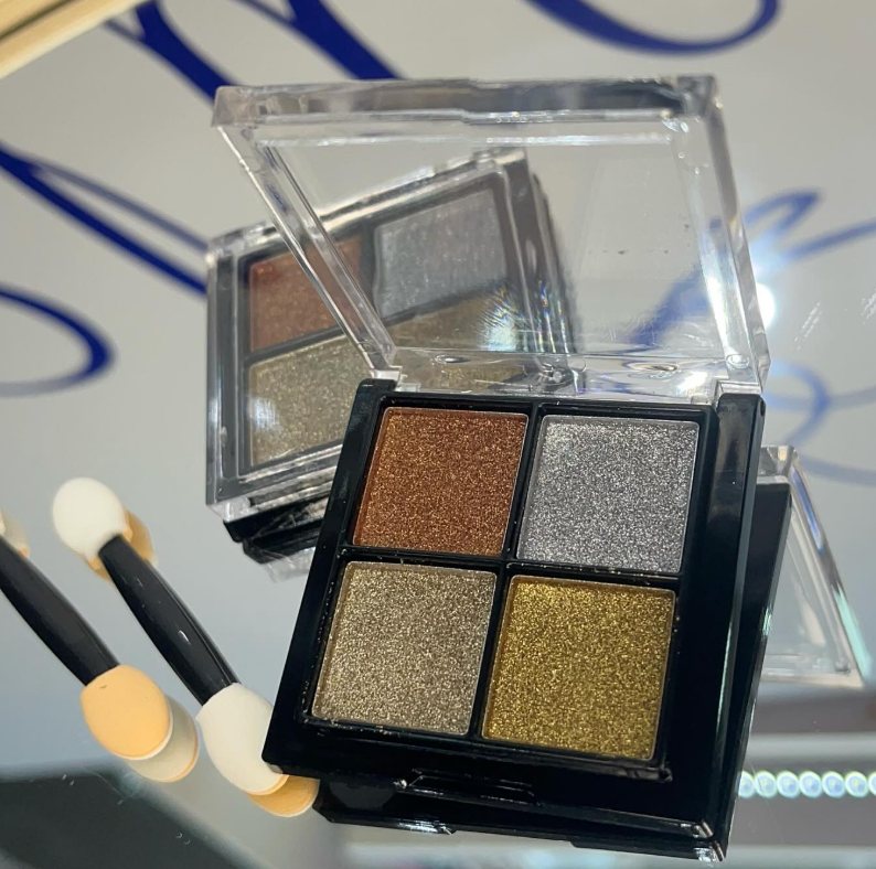 Paleta de sombras cintilantes em cobre, prata e dourado
